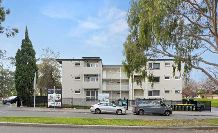 44 Gatehouse St, Parkville VIC-card.jpg