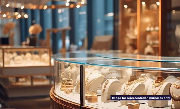 Larget Jewellery Brand - Mobile.jpg