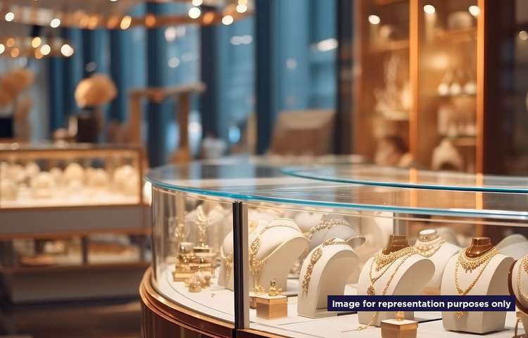 Larget Jewellery Brand - Mobile.jpg