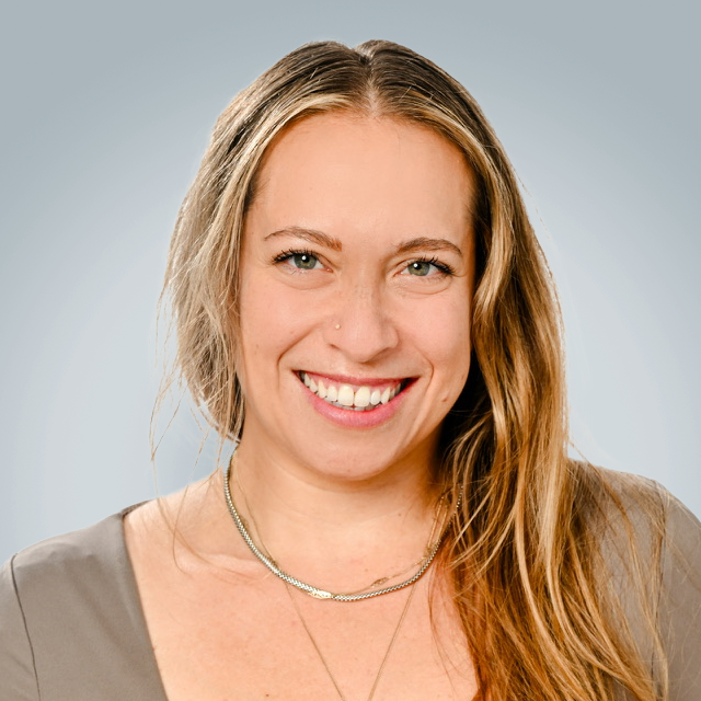 Iris_Ben_Eli_grey_Iris Ben-Eli.png