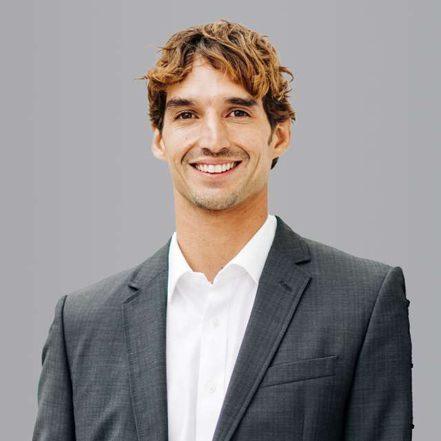 Owen Curry_Headshot.jpg