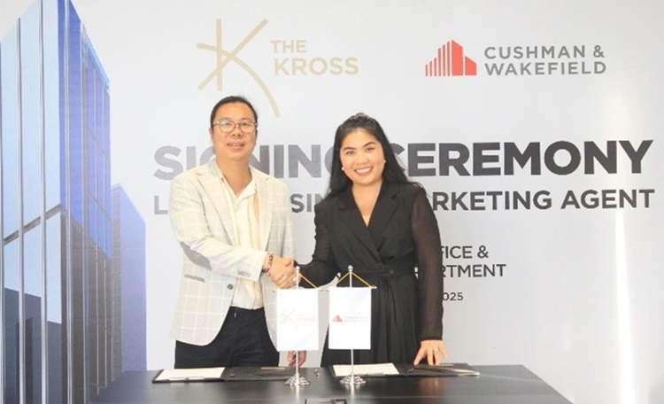 The Kross signing ceremony_TrangBui.jpg