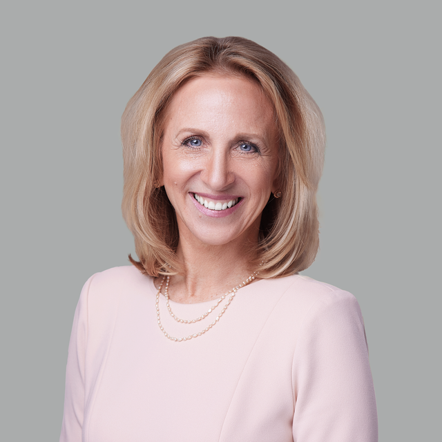Barbi_Reuter_Tucson_AZ_Headshot_July25.png