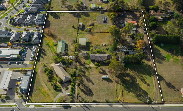 811-821 Bridge Inn Road, Doreen-card.png