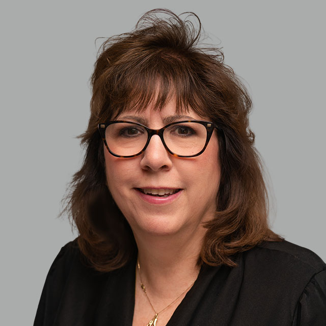 Carline Fajardo Headshot 2025.jpg