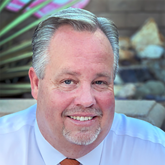 ROB SCHRIEVER Headshot2.png