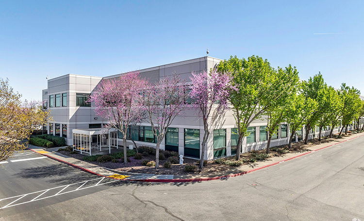 sacramento Office Leasing Advisors 400 cap mall-22.jpg