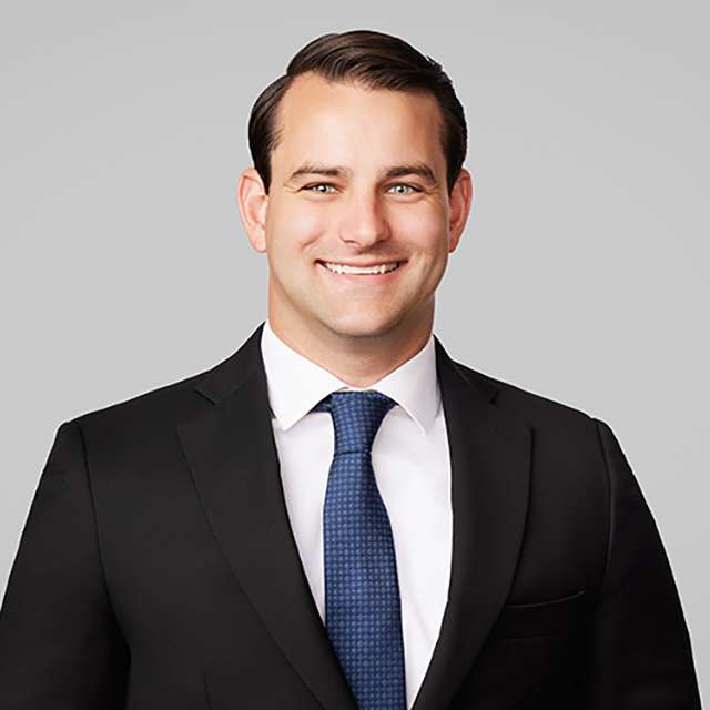 Carson Scott Headshot.jpg