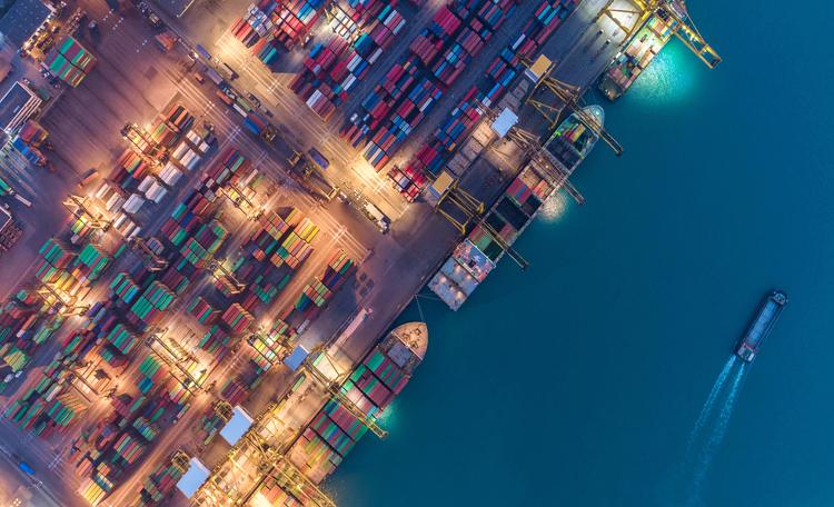 EMEA_LOGISTICS_AdobeStock_196649218.jpeg